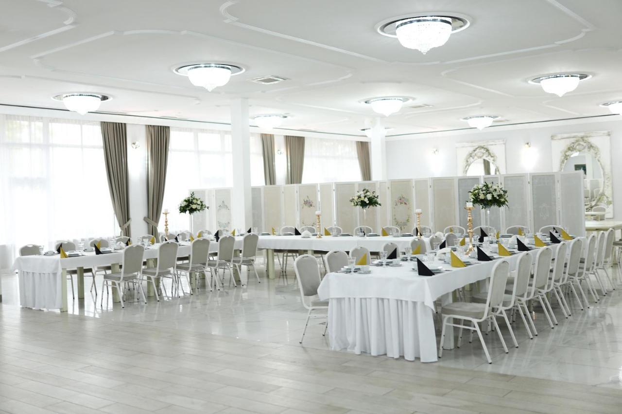 Hotel Greys Polonia Zasutowo Exteriér fotografie